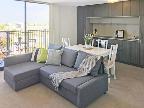 Modern 2 Bedroom+WIFI/Netflix/Parking+Great Views! - Accommodation Cairns 44
