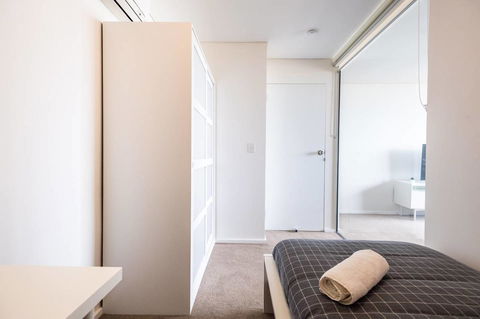 Modern 2 Bedroom+WIFI/Netflix/Parking+Great Views! - Accommodation Cairns 31