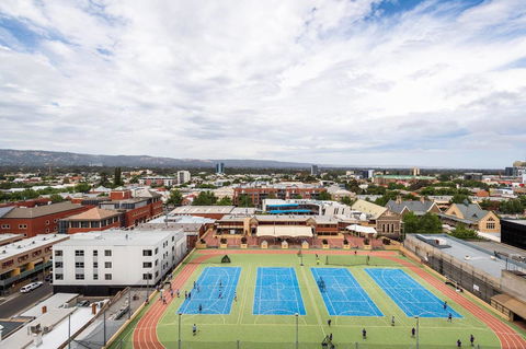 Modern 2 Bedroom+WIFI/Netflix/Parking+Great Views! - Accommodation Cairns 24