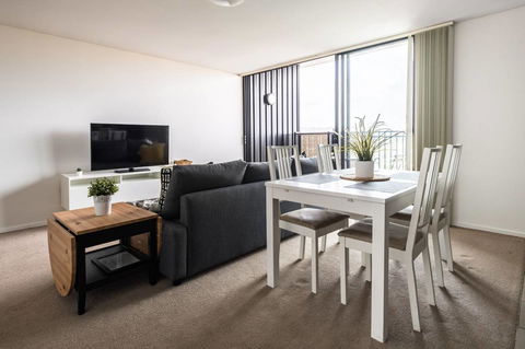Modern 2 Bedroom+WIFI/Netflix/Parking+Great Views! - Accommodation Cairns 13