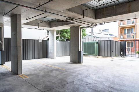 Modern 2 Bedroom+WIFI/Netflix/Parking+Great Views! - Accommodation Cairns 17