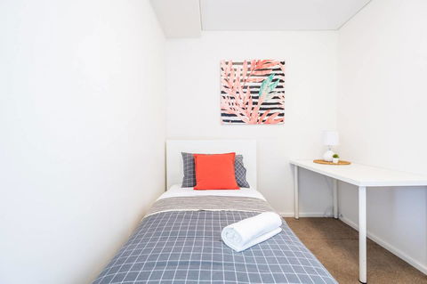 Modern 2 Bedroom+WIFI/Netflix/Parking+Great Views! - Accommodation Cairns 23