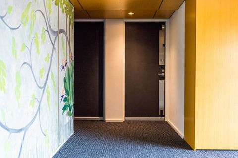 Modern 2 Bedroom+WIFI/Netflix/Parking+Great Views! - Accommodation Cairns 14