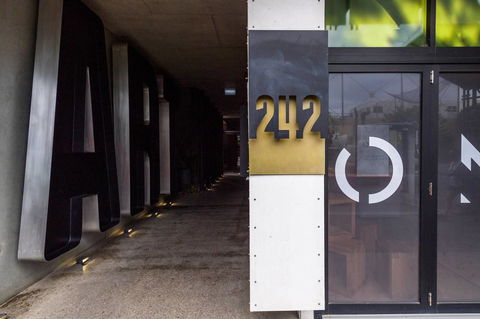 Modern 2 Bedroom+WIFI/Netflix/Parking+Great Views! - Accommodation Cairns 8