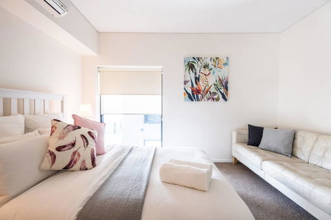 Modern 2 Bedroom+WIFI/Netflix/Parking+Great Views! - Accommodation Cairns 6
