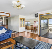Rocks Retreat House with Sea Views - Accommodation Cairns