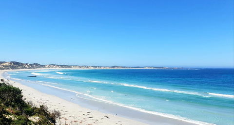 Rocks Retreat House With Sea Views - Accommodation Cairns 7