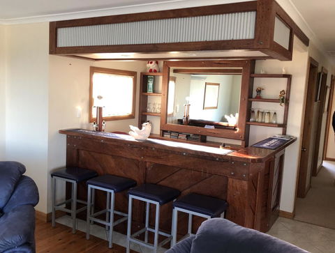 Rocks Retreat House With Sea Views - Accommodation Cairns 1