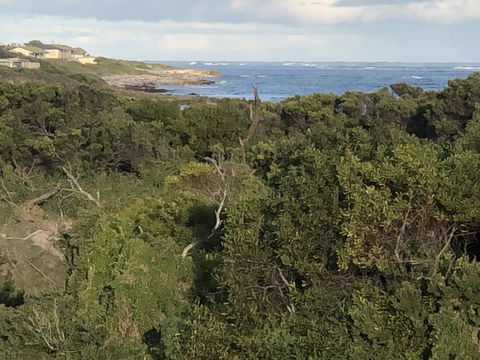 Rocks Retreat House With Sea Views - Accommodation Cairns 3