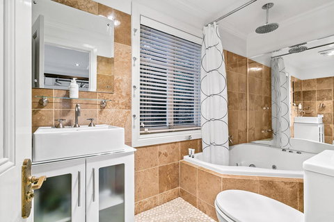 Aldgate Creek Cottage Bed And Breakfast - Accommodation Cairns 12