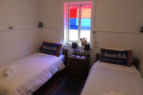 Wozza's B&B - Accommodation Cairns 10