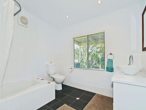 Boat House - Accommodation Cairns 8