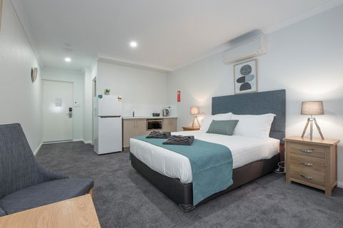 Jurien Bay Motel Apartments - Accommodation Cairns 9