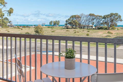 Jurien Bay Motel Apartments - Accommodation Cairns 22