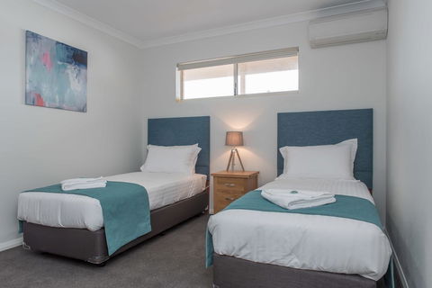 Jurien Bay Motel Apartments - Accommodation Cairns 18