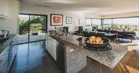 The Roozen Residence - Accommodation Cairns 4