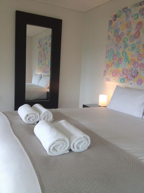 The Roozen Residence - Accommodation Cairns 24