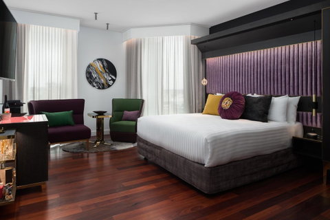 QT Perth - Accommodation Cairns 25
