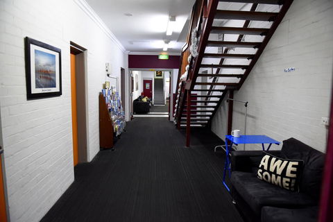 The Emperors Crown Hostel - Accommodation Cairns 22