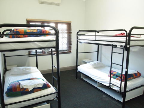 The Emperors Crown Hostel - Accommodation Cairns 21