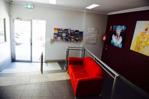 The Emperors Crown Hostel - Accommodation Cairns 19