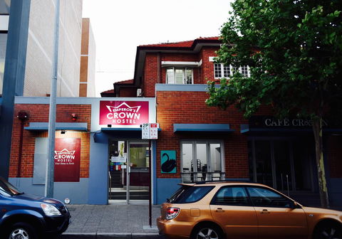The Emperors Crown Hostel - Accommodation Cairns 0