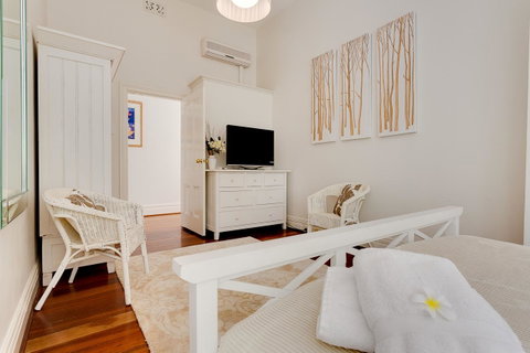 Cottesloe Beach House I - Accommodation Cairns 13