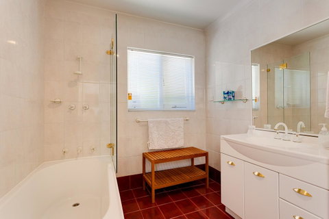 Cottesloe Beach House I - Accommodation Cairns 4