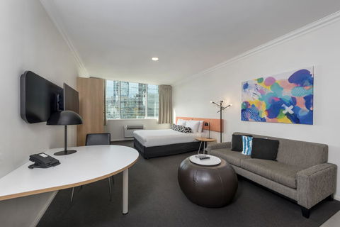 Oaks Perth Hotel - Accommodation Cairns 0