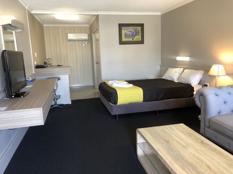 Dog Rock Motel - Accommodation Cairns 24