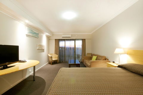 Dog Rock Motel - Accommodation Cairns 32