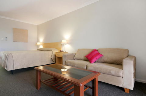 Dog Rock Motel - Accommodation Cairns 15