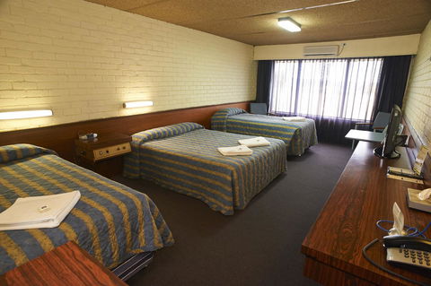 Dog Rock Motel - Accommodation Cairns 42