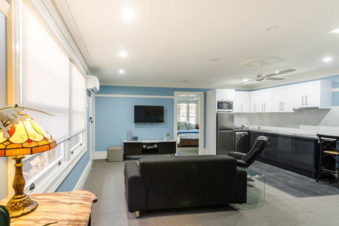 Blue Door Apartments - Accommodation Cairns 14