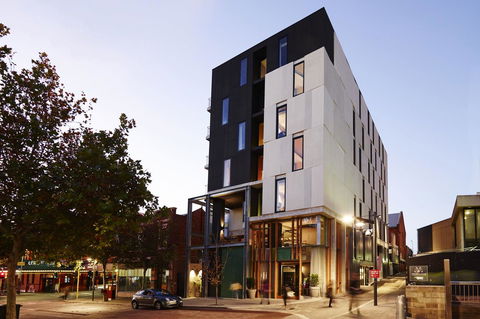 Alex Hotel - Accommodation Cairns 0