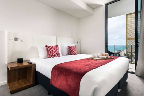 Ramada By Wyndham VetroBlu Scarborough Beach - Accommodation Cairns 0