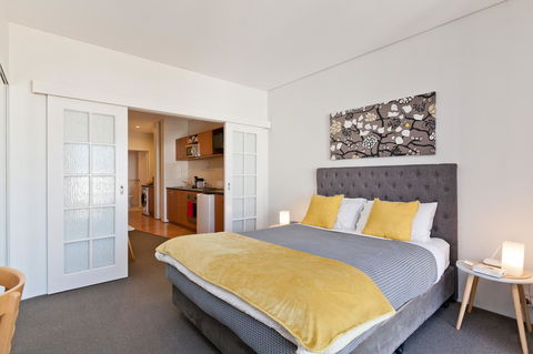 Central City Exclusive Apartments - Accommodation Cairns 6