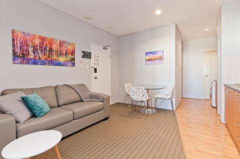 Central City Exclusive Apartments - Accommodation Cairns 9