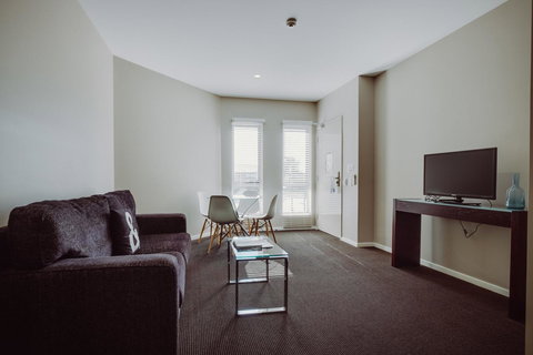 Crossroads Hotel - Accommodation Cairns 9