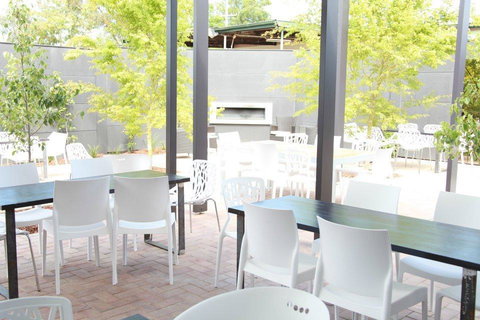 Crossroads Hotel - Accommodation Cairns 15