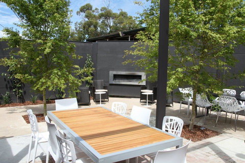 Crossroads Hotel - Accommodation Cairns 23