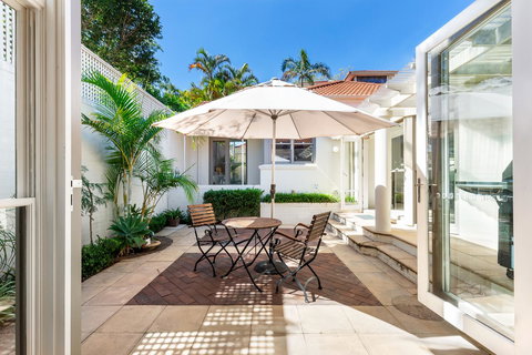 Kensington Self-Contained Modern House (89BROM) - Accommodation Cairns 3