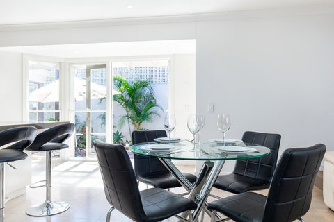 Kensington Self-Contained Modern House (89BROM) - Accommodation Cairns 8