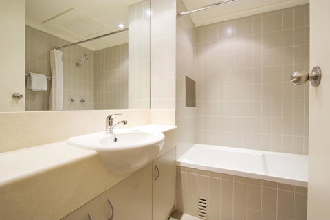 Lantern 1 Bedroom Balcony With Panoramic View - Accommodation Cairns 26