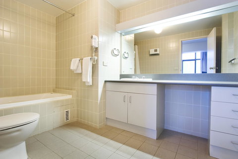 Lantern 1 Bedroom Balcony With Panoramic View - Accommodation Cairns 12