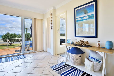 The Rotunda, Gerroa - Accommodation Cairns 11