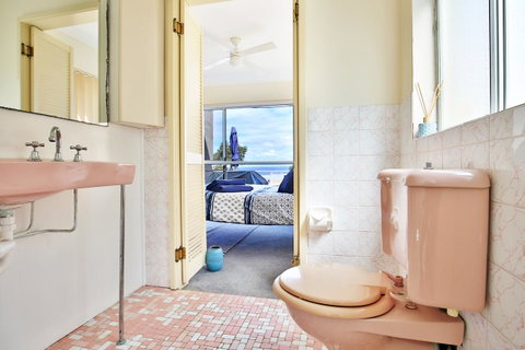 The Rotunda, Gerroa - Accommodation Cairns 26
