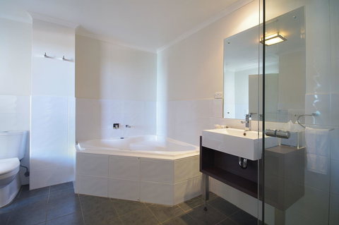 Macquarie Waters Boutique Apartment Hotel - Accommodation Cairns 28