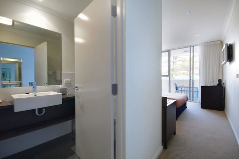 Macquarie Waters Boutique Apartment Hotel - Accommodation Cairns 24