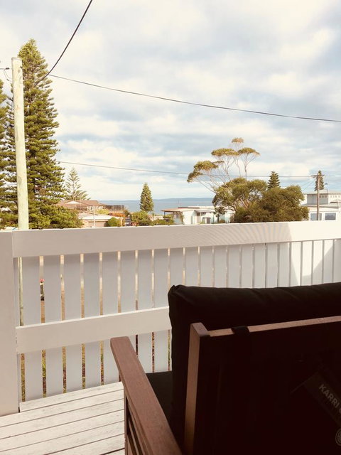 Little Blue Beach House - Accommodation Cairns 0